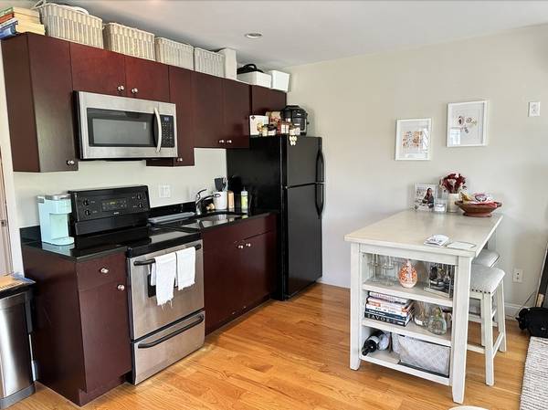 338 W Broadway #4, Boston, MA 02127