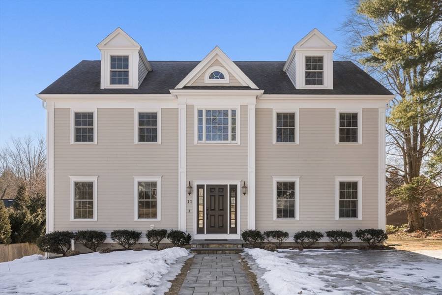 11 Roanoke Rd, Wellesley, MA 02482