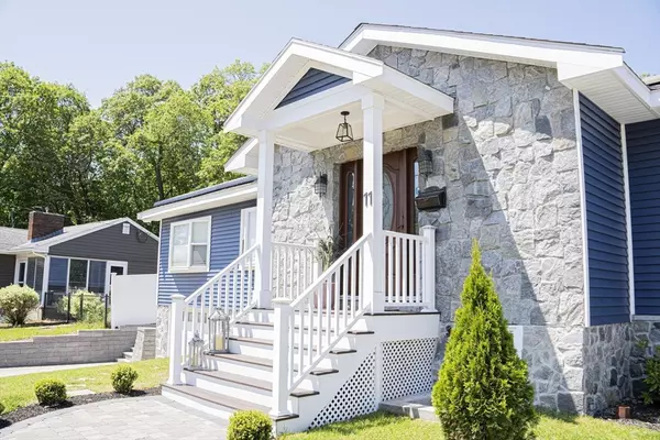 Saugus, MA 01906,11 Bacon Dr