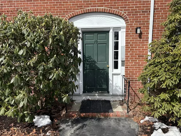 15 Park Avenue #12, Foxboro, MA 02035