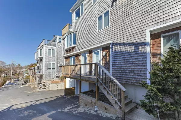 Provincetown, MA 02657,4 Willow Dr #3