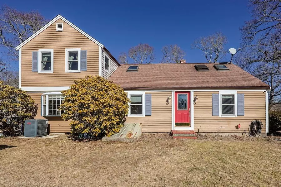 20 Sunset Ter, Barnstable, MA 02601