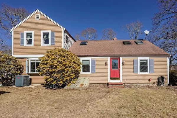 20 Sunset Ter, Barnstable, MA 02601