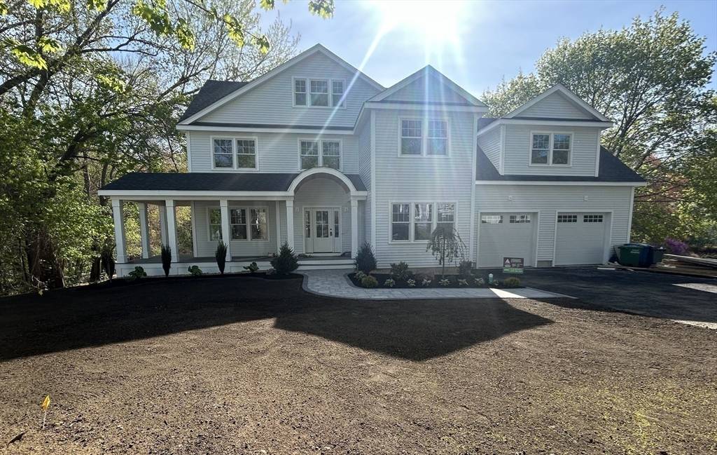 Reading, MA 01867,41 Winter St