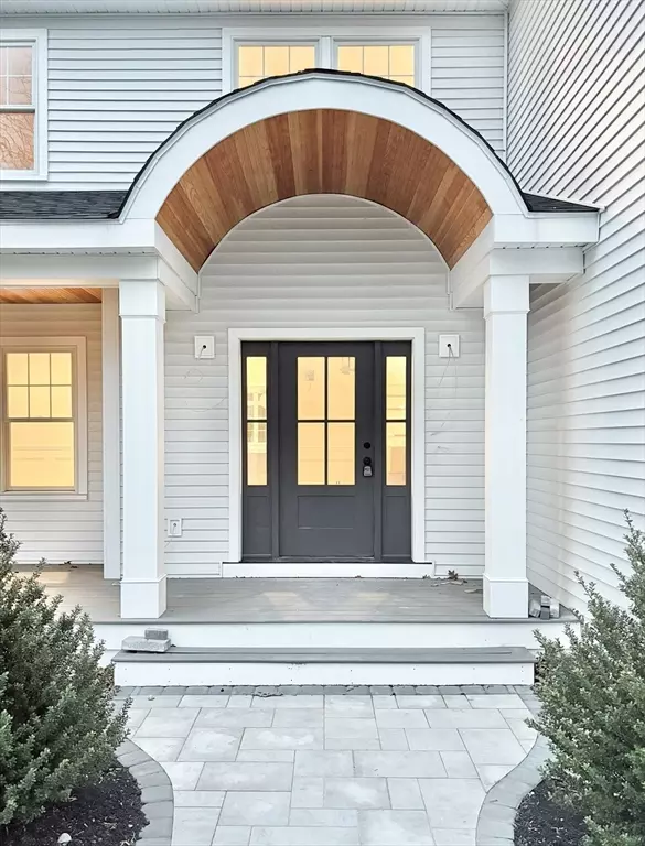 Reading, MA 01867,41 Winter St