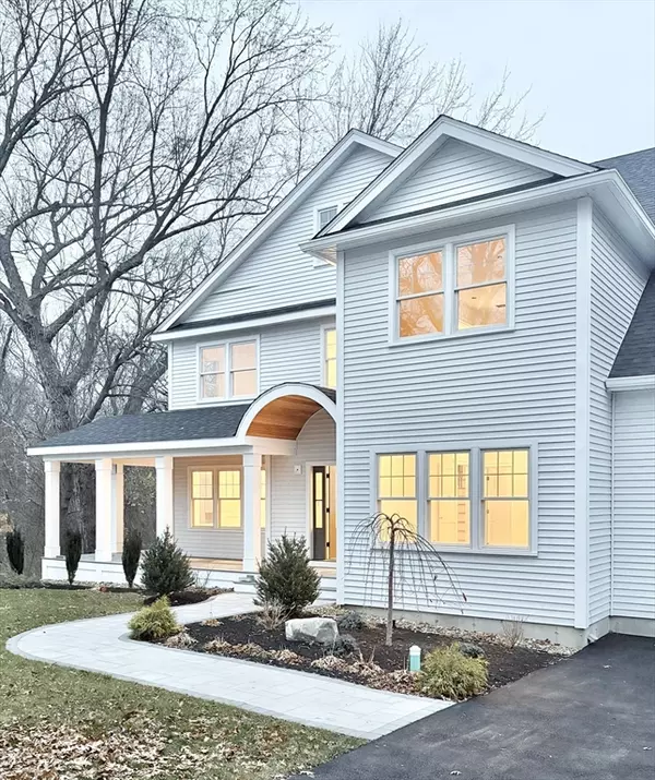 41 Winter St, Reading, MA 01867