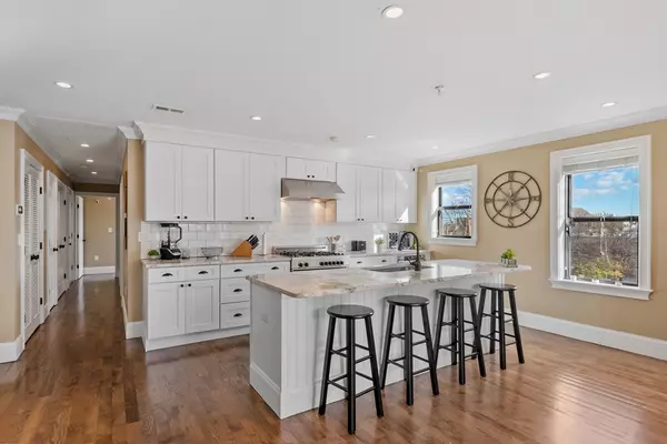 215 Athens St #5, Boston, MA 02127