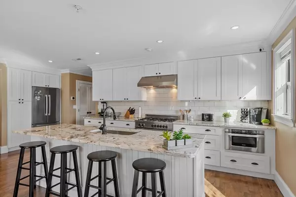 Boston, MA 02127,215 Athens St #5