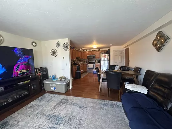 Worcester, MA 01605,653 Plantation St #5A