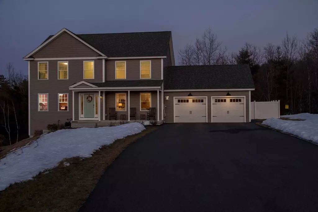 Hooksett, NH 03106,45 Marigold Way