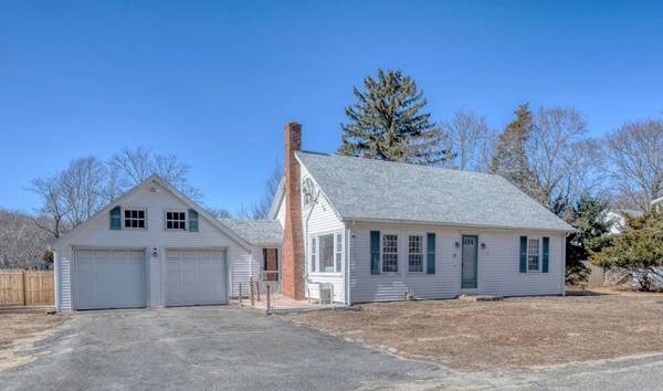 17 Thomas St, Kingston, MA 02364