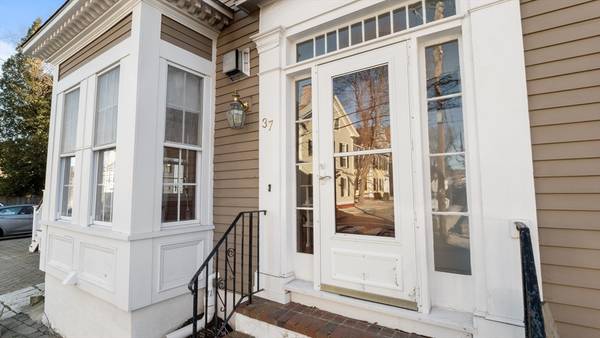 37 Fair St #37, Newburyport, MA 01950