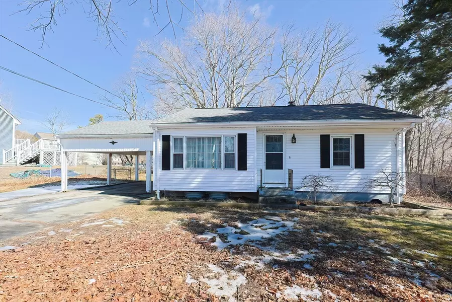 9 Wilbur St, Blackstone, MA 01504