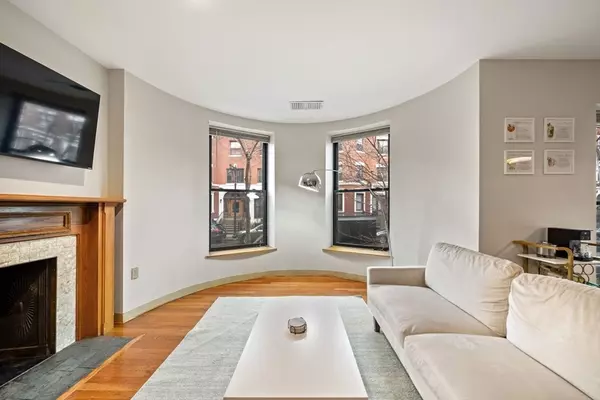 84 Gainsborough St #101W, Boston, MA 02115