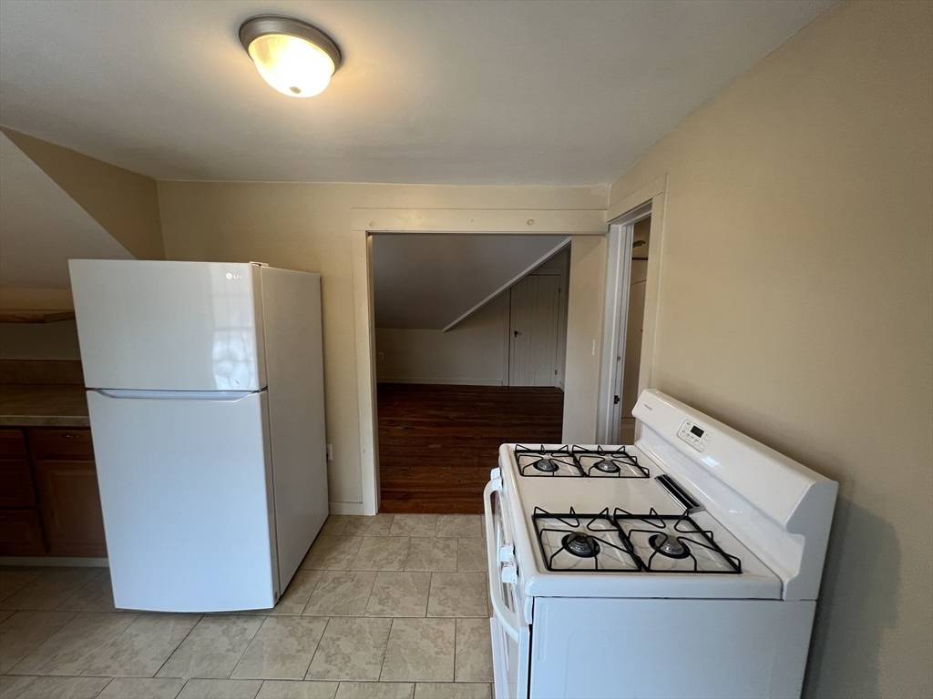 North Brookfield, MA 01535,131 School St #3