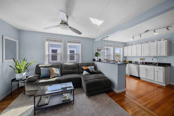 29 Whipple Ave #3L, Boston, MA 02131