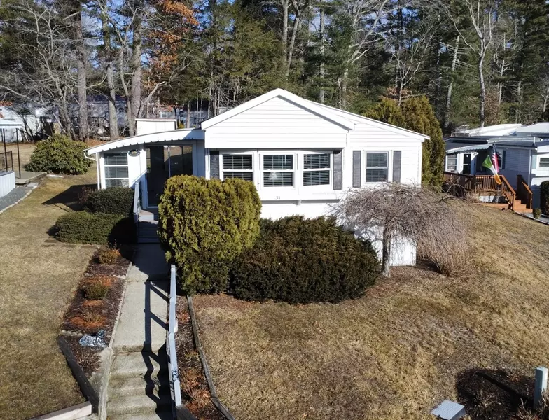34 Redwood Dr, Halifax, MA 02338