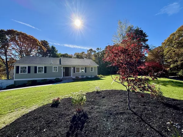 12 Dorcas Dr, Barnstable, MA 02630