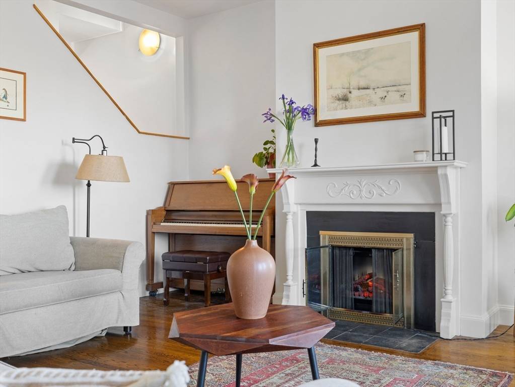Brookline, MA 02446,101 Summit Ave #C