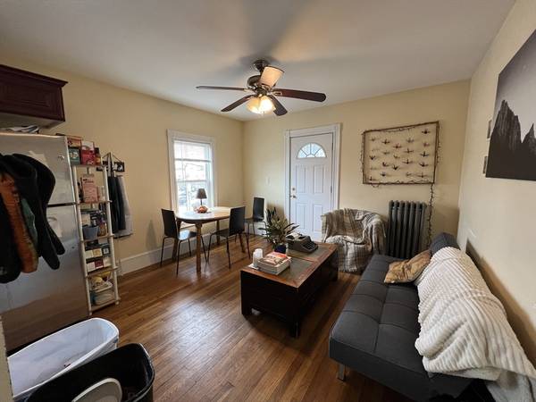 26 White St #2, Cambridge, MA 02140