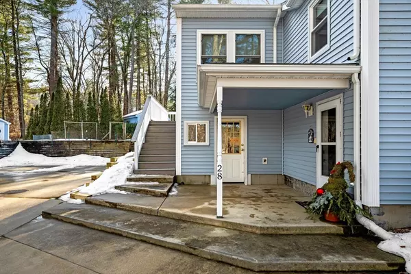 Charlton, MA 01507,28 North Buffumville Shore Rd.