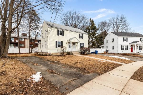 26-28 Hamilton Rd, Wakefield, MA 01880