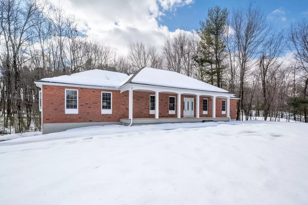 Millbury, MA 01527,7 Auburn Road