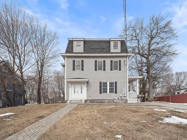 63 Varnum Ave, Lowell, MA 01854