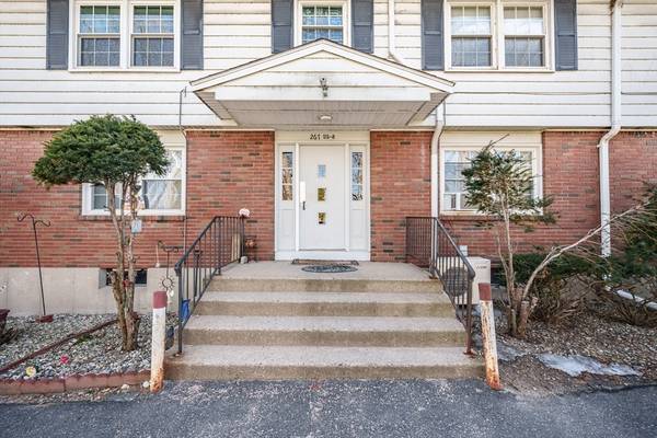 267 Chicopee St #8, Chicopee, MA 01013