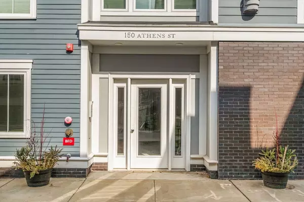 150 Athens St #PH-8, Boston, MA 02127