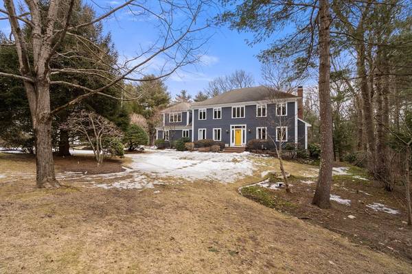 10 Pederzini Dr, Medfield, MA 02052