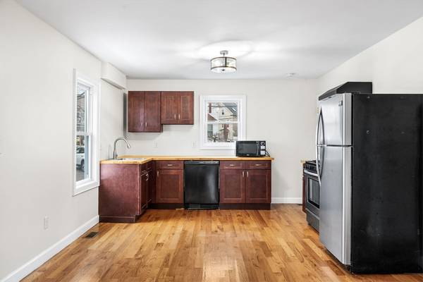 15 Lowe St #1, Peabody, MA 01960