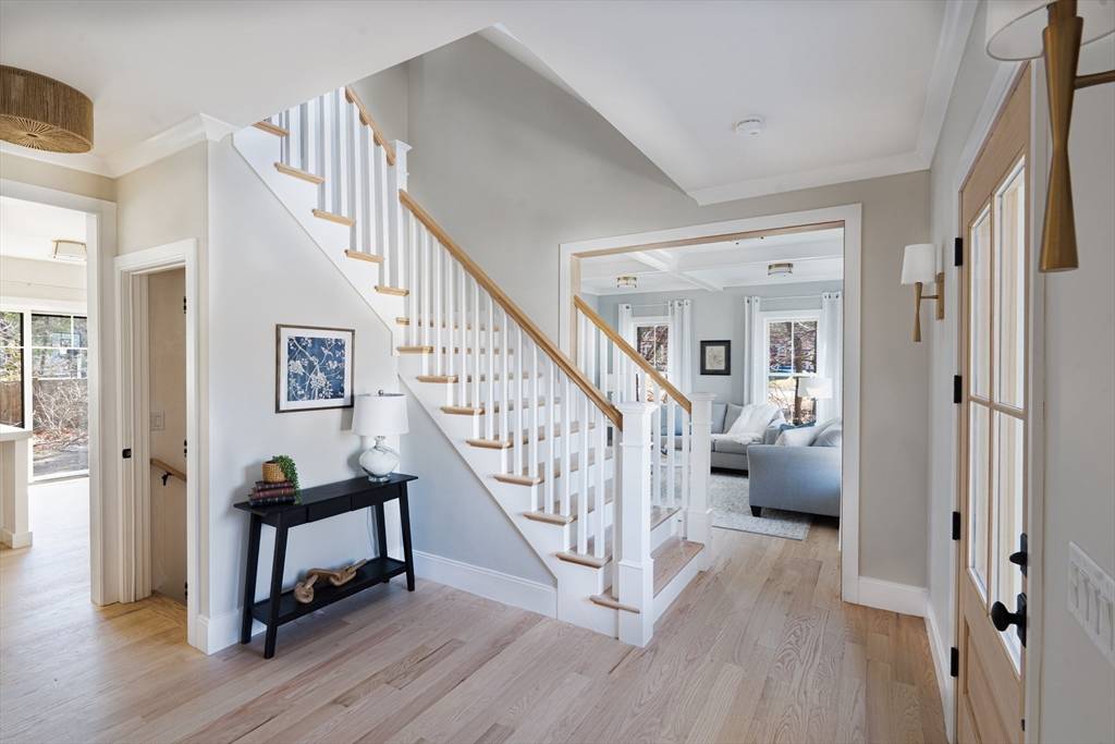 Walpole, MA 02081,590 Washington St
