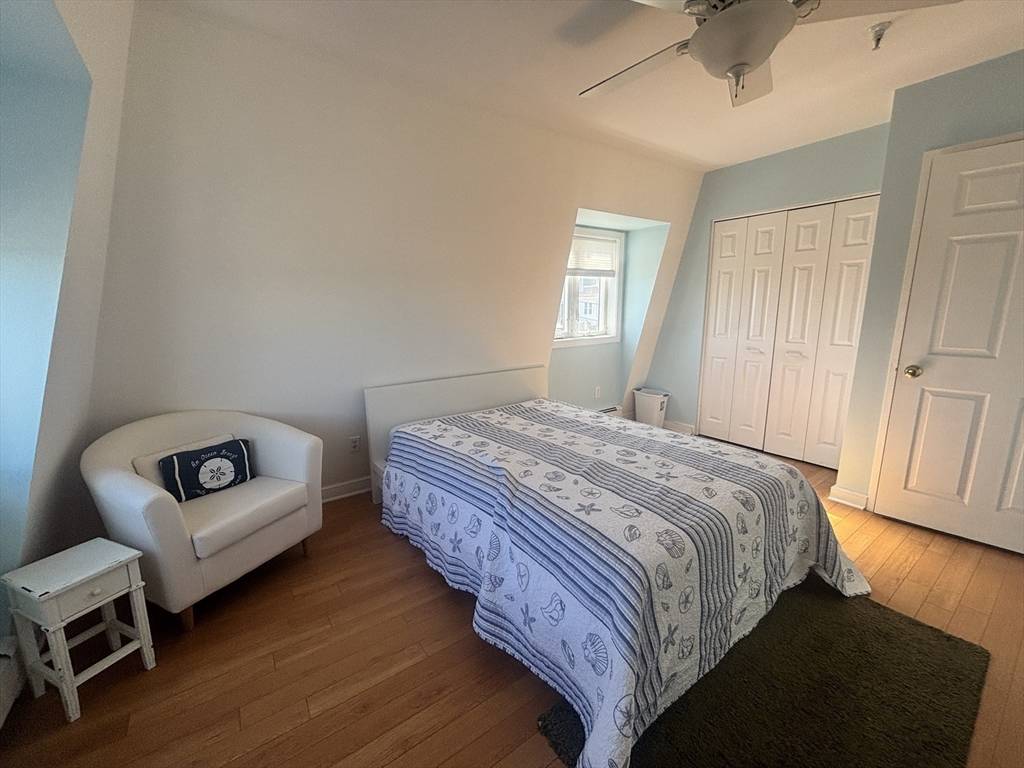 Hull, MA 02045,132 Bay St #8