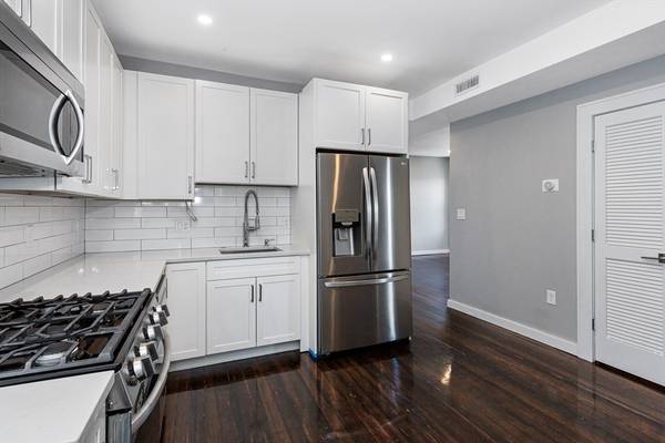 19 Chase St #2, Boston, MA 02125