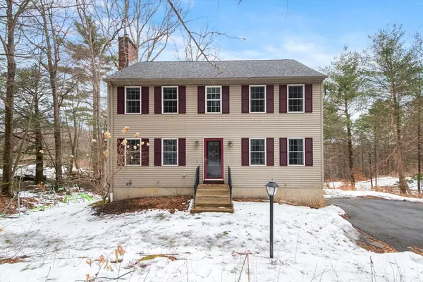 112 Mashapaug Rd, Sturbridge, MA 01566