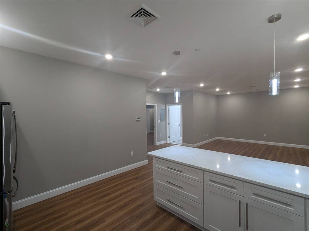 Lynn, MA 01902,13 Nahant Street #2B