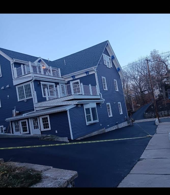 Malden, MA 02148,48 Rockwell St