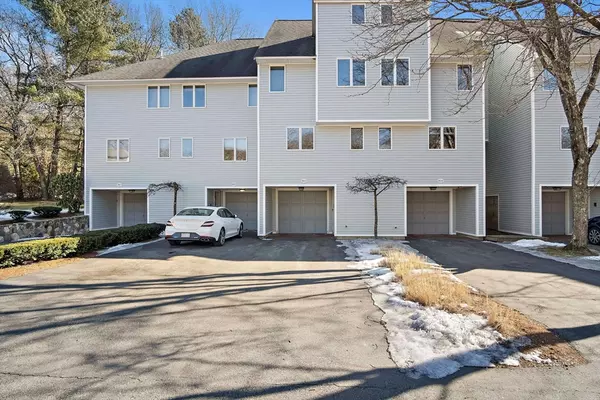 803 Sherwood Forest Ln #803, Saugus, MA 01906