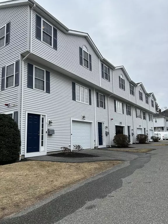 Waltham, MA 02453,25 Ash St #2