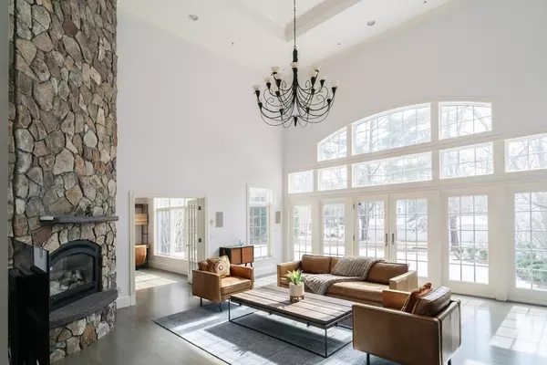 Weston, MA 02493,7 Rockport Rd