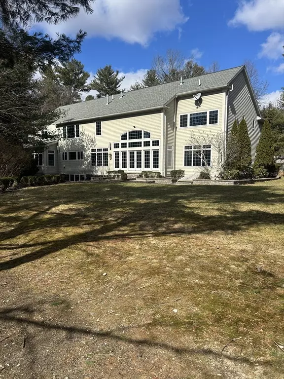 Weston, MA 02493,7 Rockport Rd