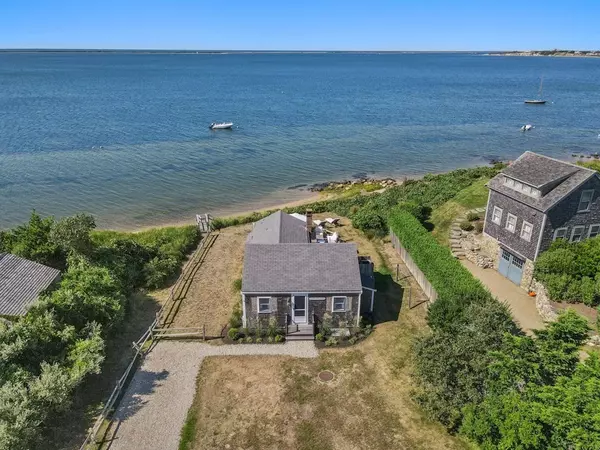 37 Quaise Rd, Nantucket, MA 02554