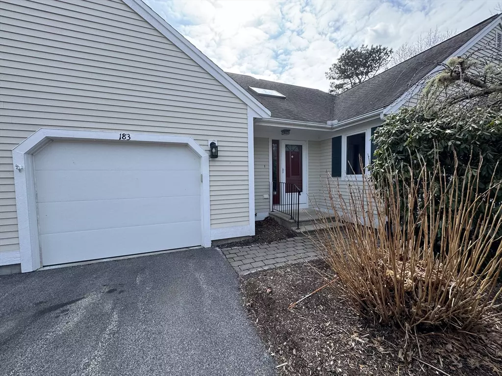 Mashpee, MA 02649,183 Leisure Green Dr N #368