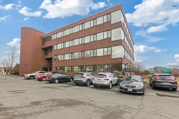 100 Corporate Pl #1, Peabody, MA 01960