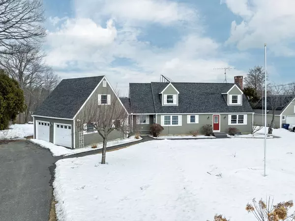 16 Kaolin Rd, Blandford, MA 01008