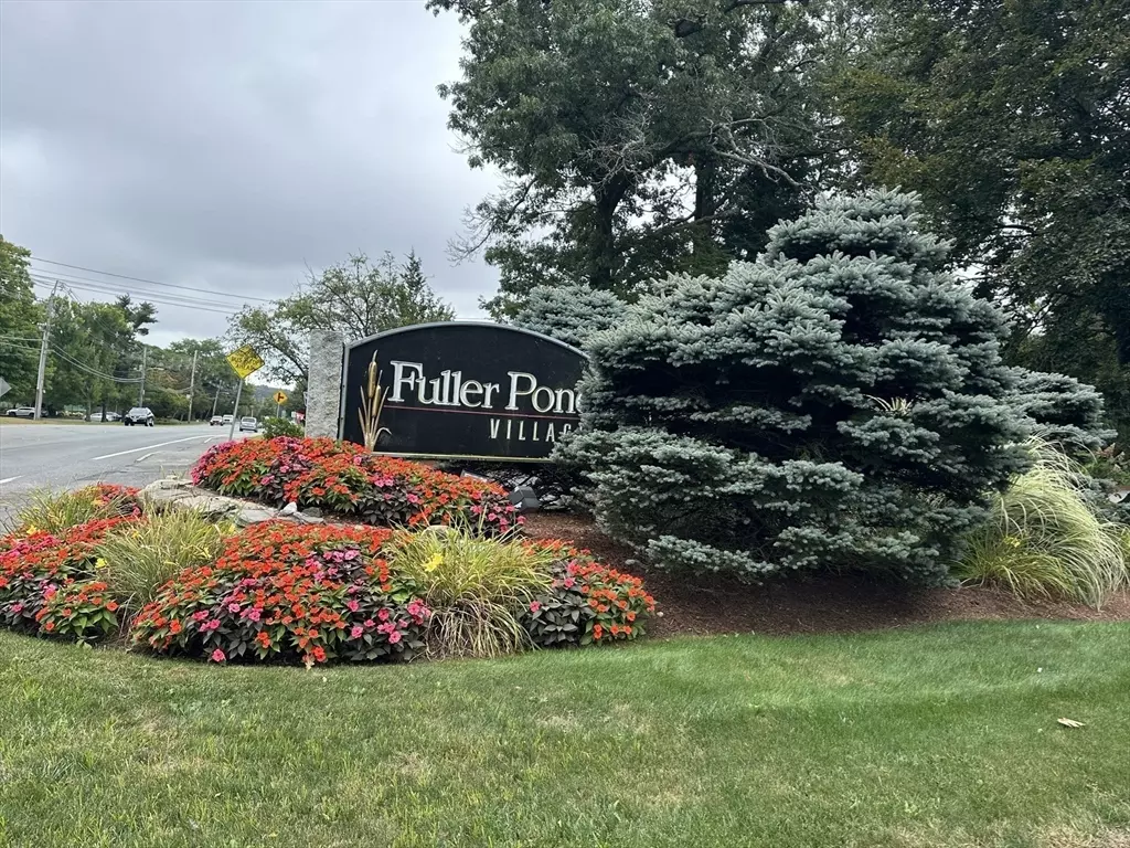 Middleton, MA 01949,14 Meeting House Square #109