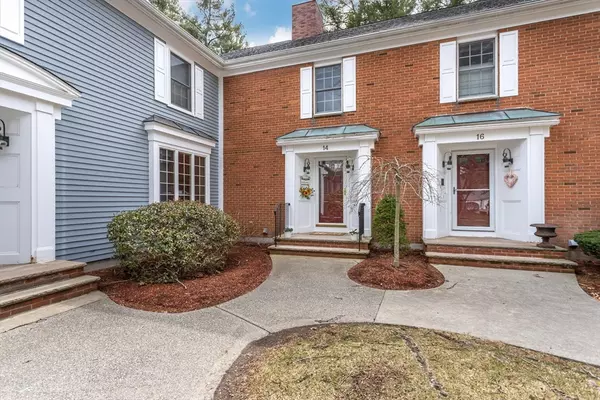 Middleton, MA 01949,14 Meeting House Square #109