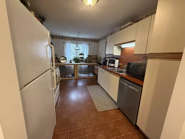 Sturbridge, MA 01566,74 Bentwood Dr. #74