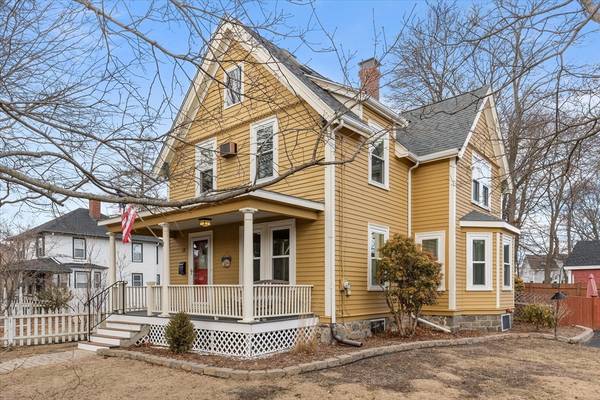 3 Grove St, Lynnfield, MA 01940